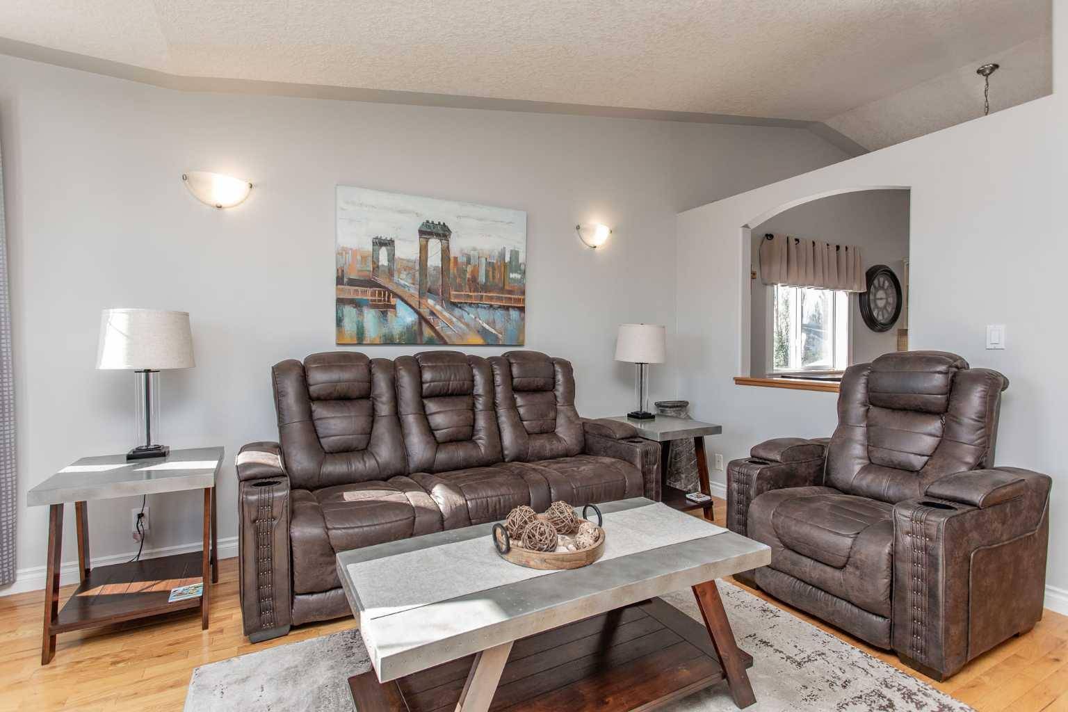 Red Deer, AB T4R3A3,111 Dolan Close