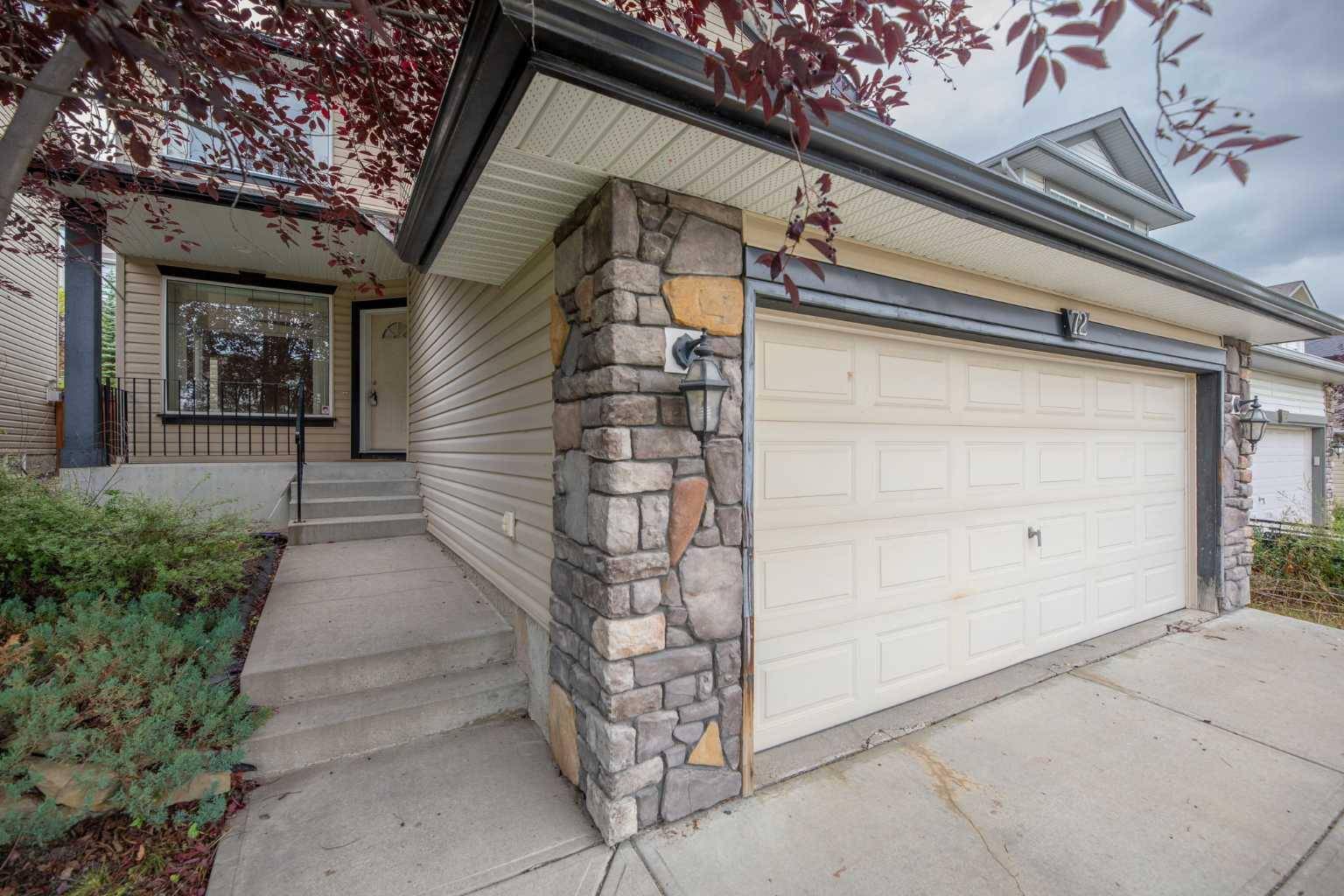 Calgary, AB T3G 5M9,72 Rockyledge CRES NW