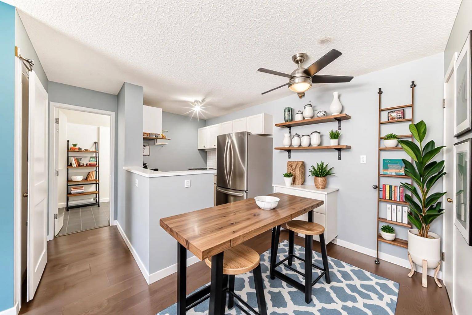 Calgary, AB T2R 0M4,317 14 AVE SW #401