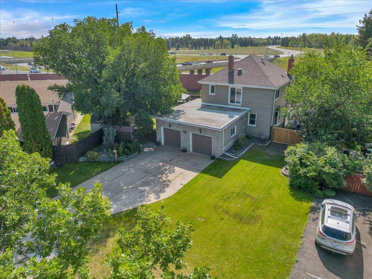 Edmonton, AB T2T 0B3,17107 80 AVE NW