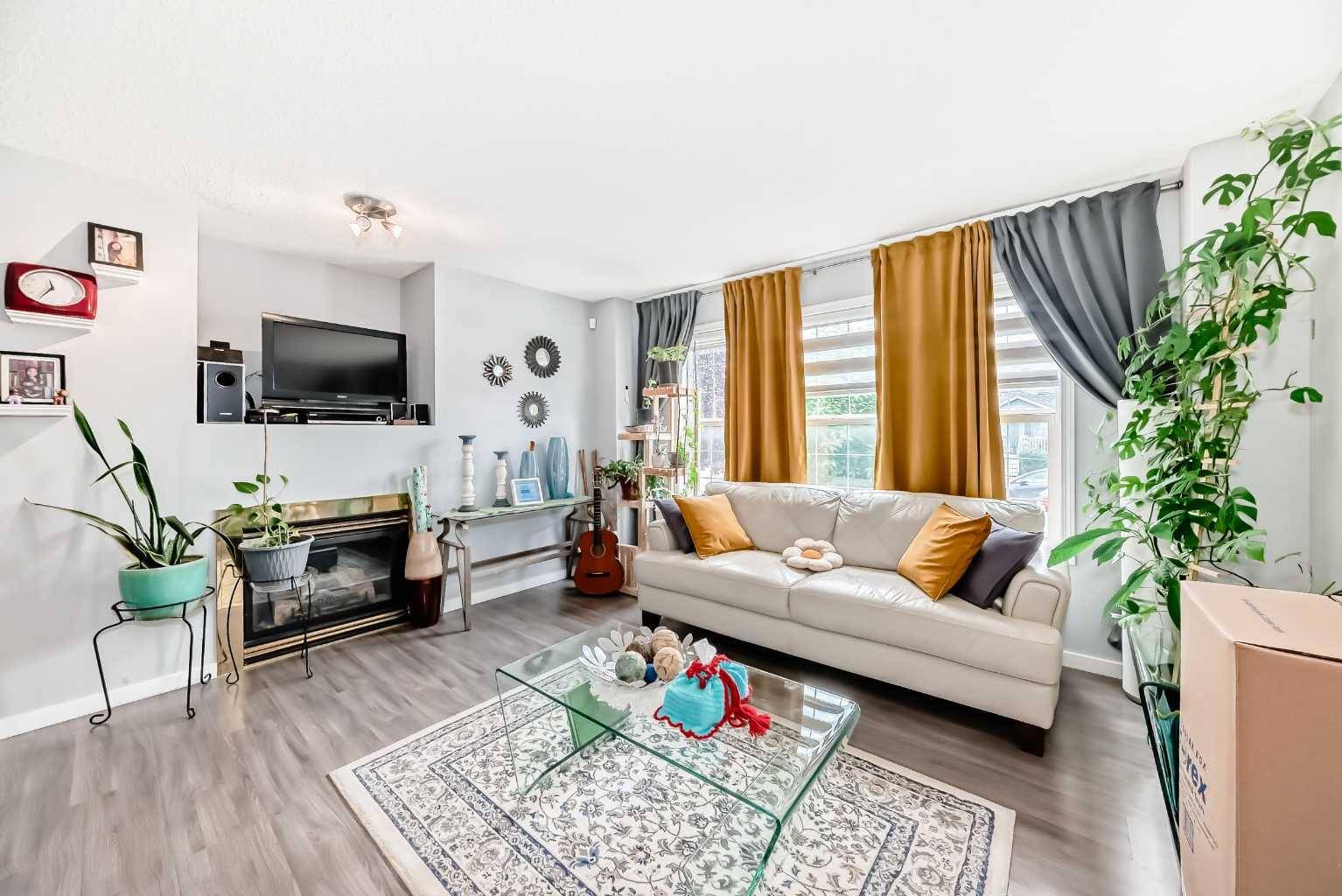 Calgary, AB T2J 6A5,158 Bridleridge CIR SW