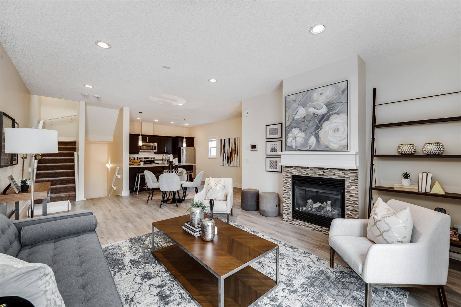 Calgary, AB T3C 0S1,2008 12 AVE SW #2