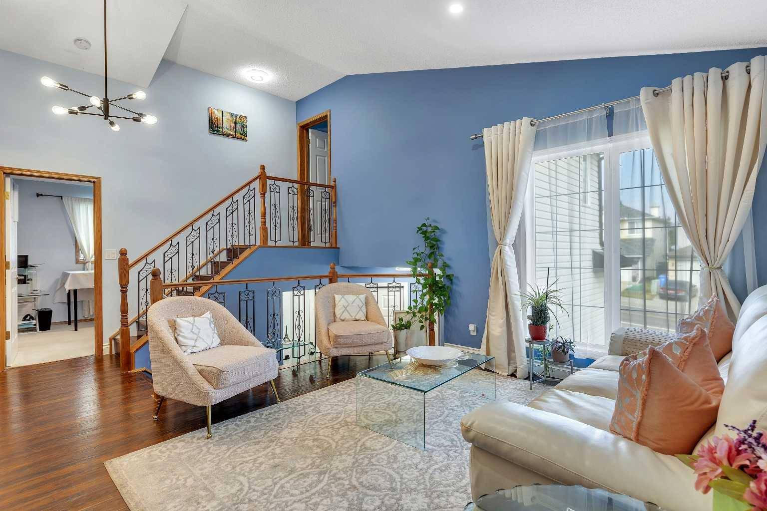 Calgary, AB T3A 5V7,10913 Hidden Valley DR NW