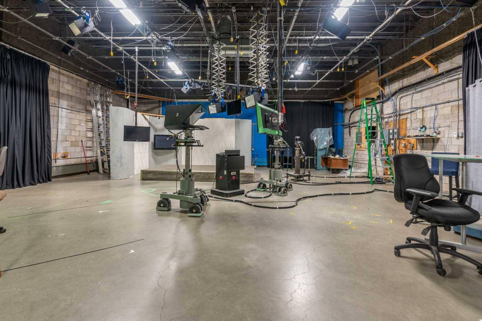 Lloydminster, AB T9V 1P3,5026 50 ST