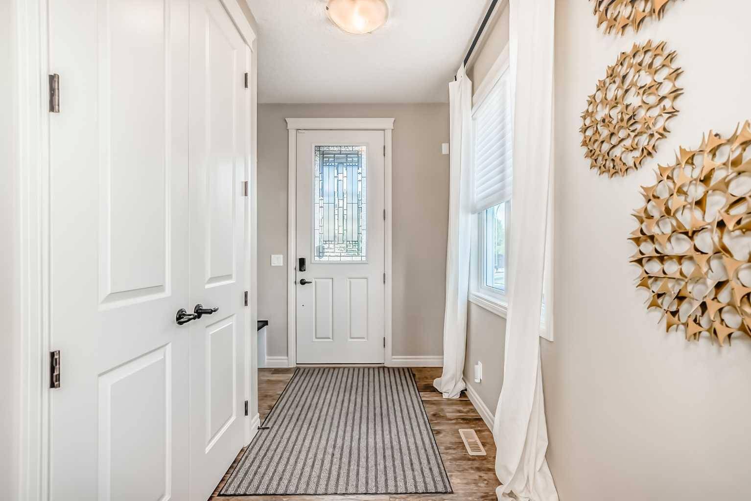 Calgary, AB T3M1Y1,95 Marquis CRES SE