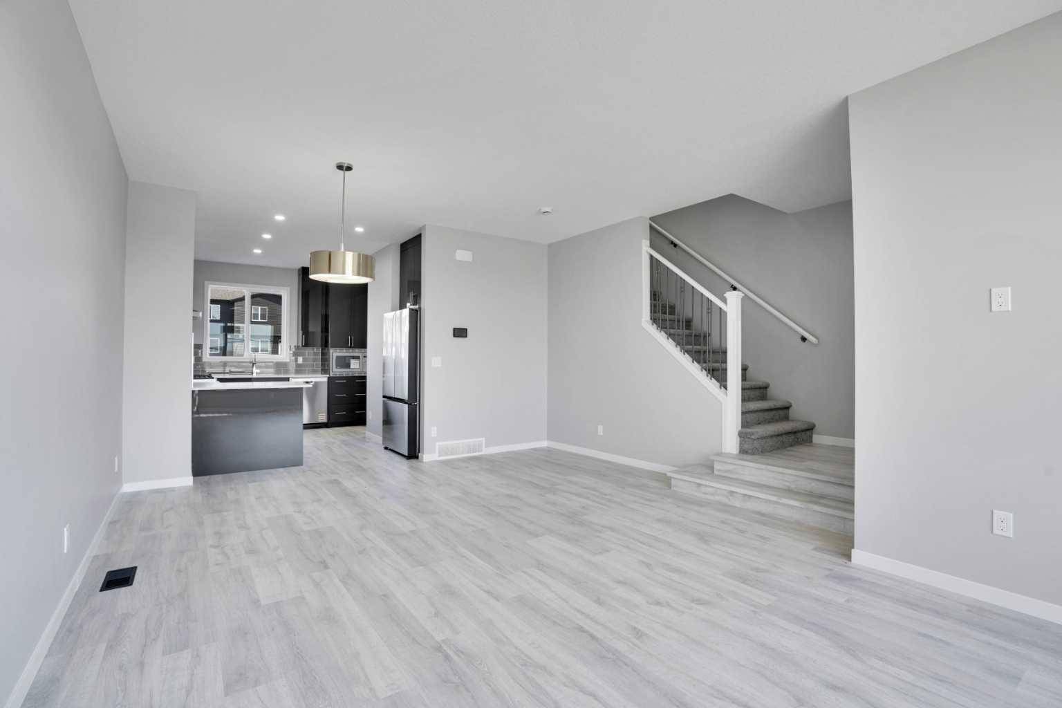 Calgary, AB T3N 2S9,74 Corner Glen GRV NE