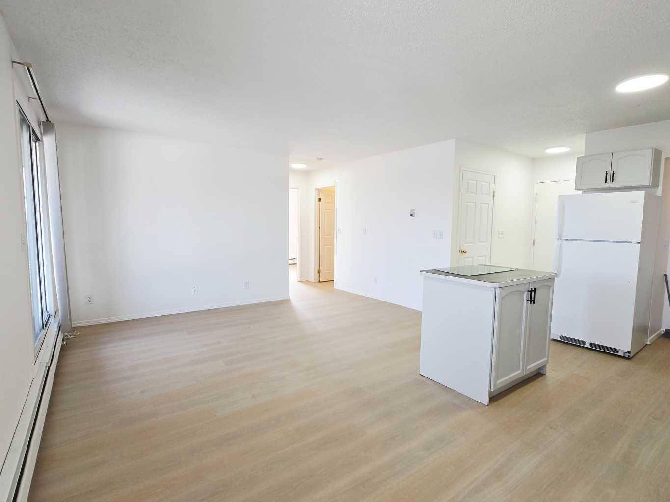 Calgary, AB T2K 5C4,6825 Centre ST NW #302