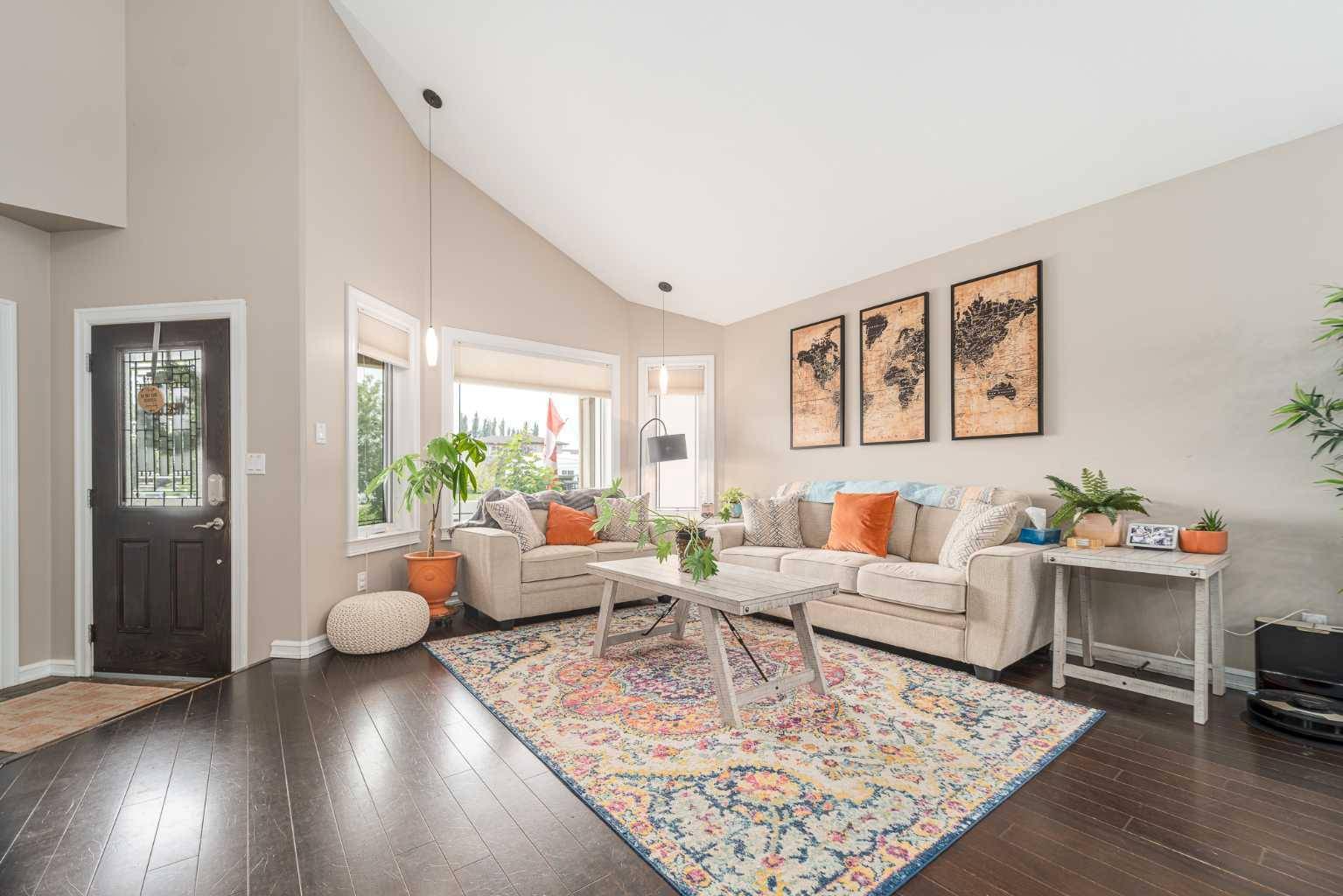 Coaldale, AB T1M 0B7,2112 30A AVE