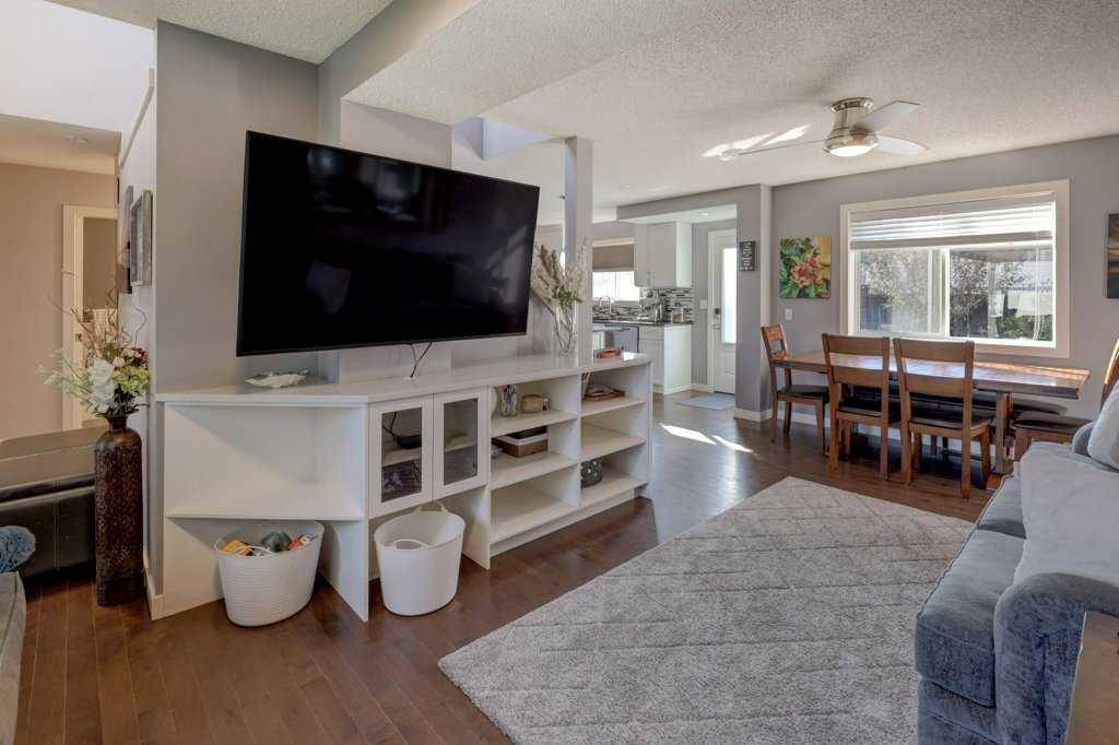 Airdrie, AB T4B 2N5,43 Canoe SQ SW