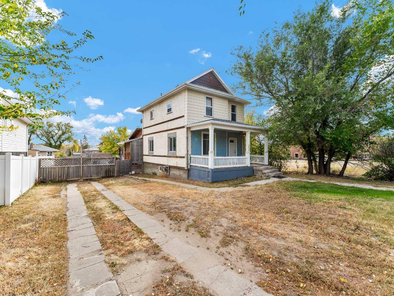 Medicine Hat, AB t1a 4e4,261 4 ST SW