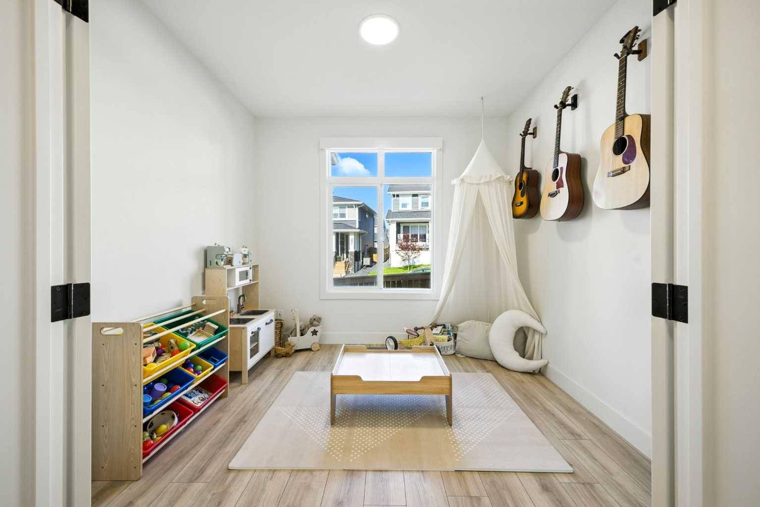 Cochrane, AB T4C 1E6,5 Sundown Close