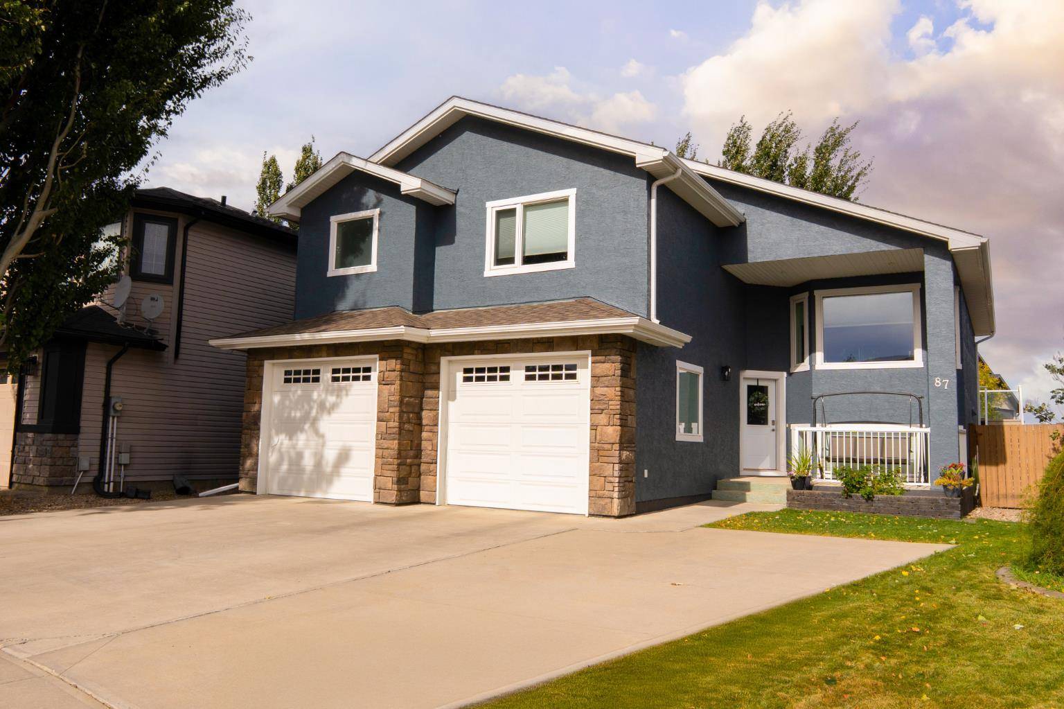 Lethbridge, AB T1K 5S2,87 Gateway Mews S