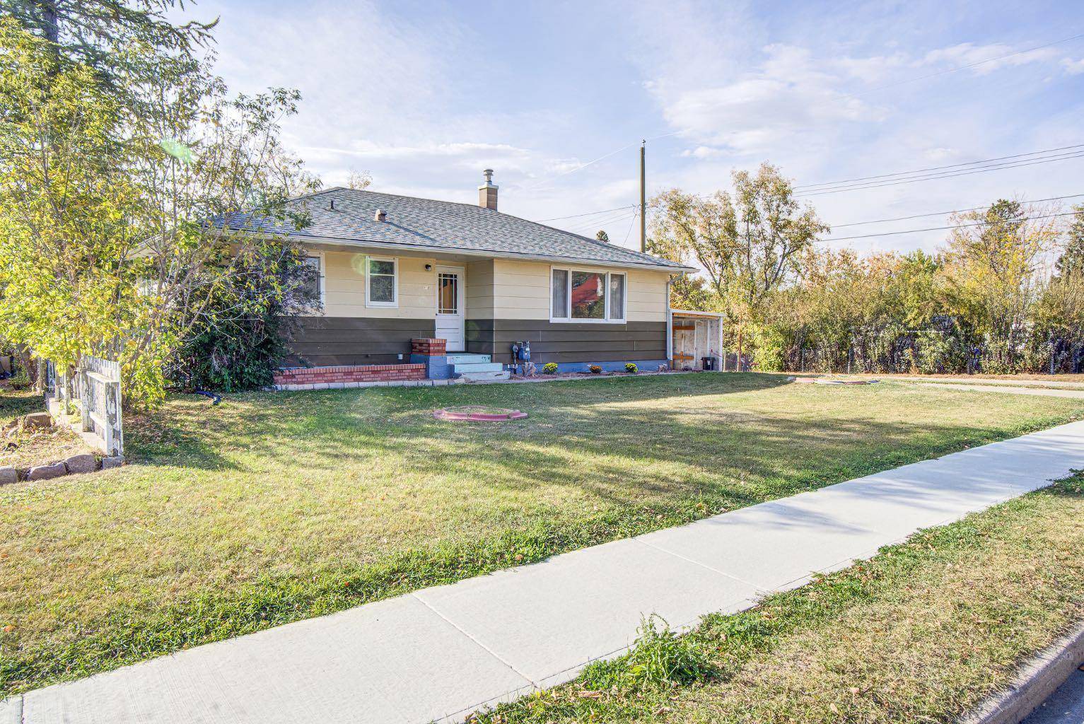 Claresholm, AB T0L 0T0,4705 3 ST W