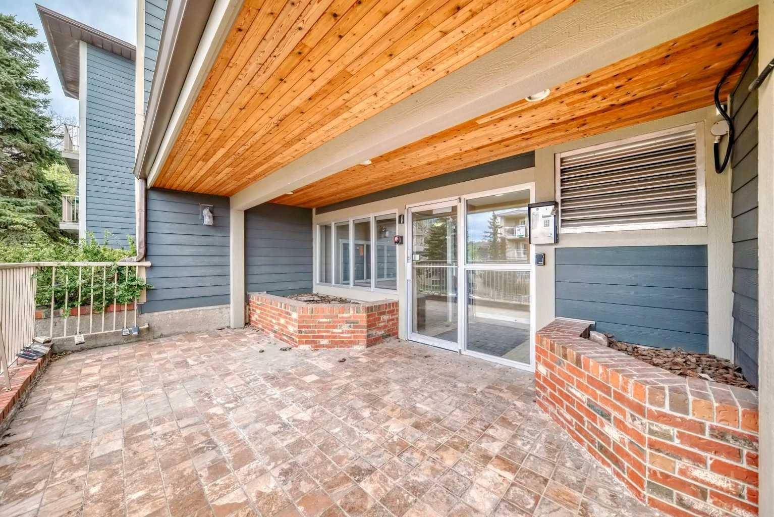 Calgary, AB T2E 0H6,420 3 AVE NE #204