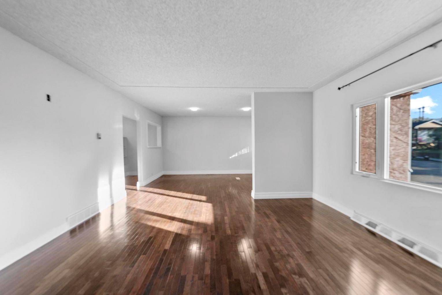 Camrose, AB T4V 1Z9,4828 53A ST