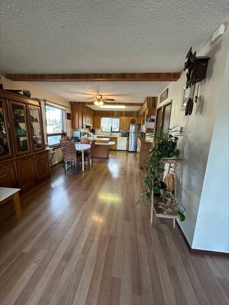 Caroline, AB T0M 1M0,5119 51 Ave