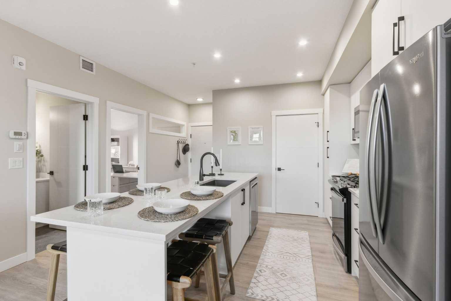 Okotoks, AB T1S 5Y3,100 Banister DR #2106