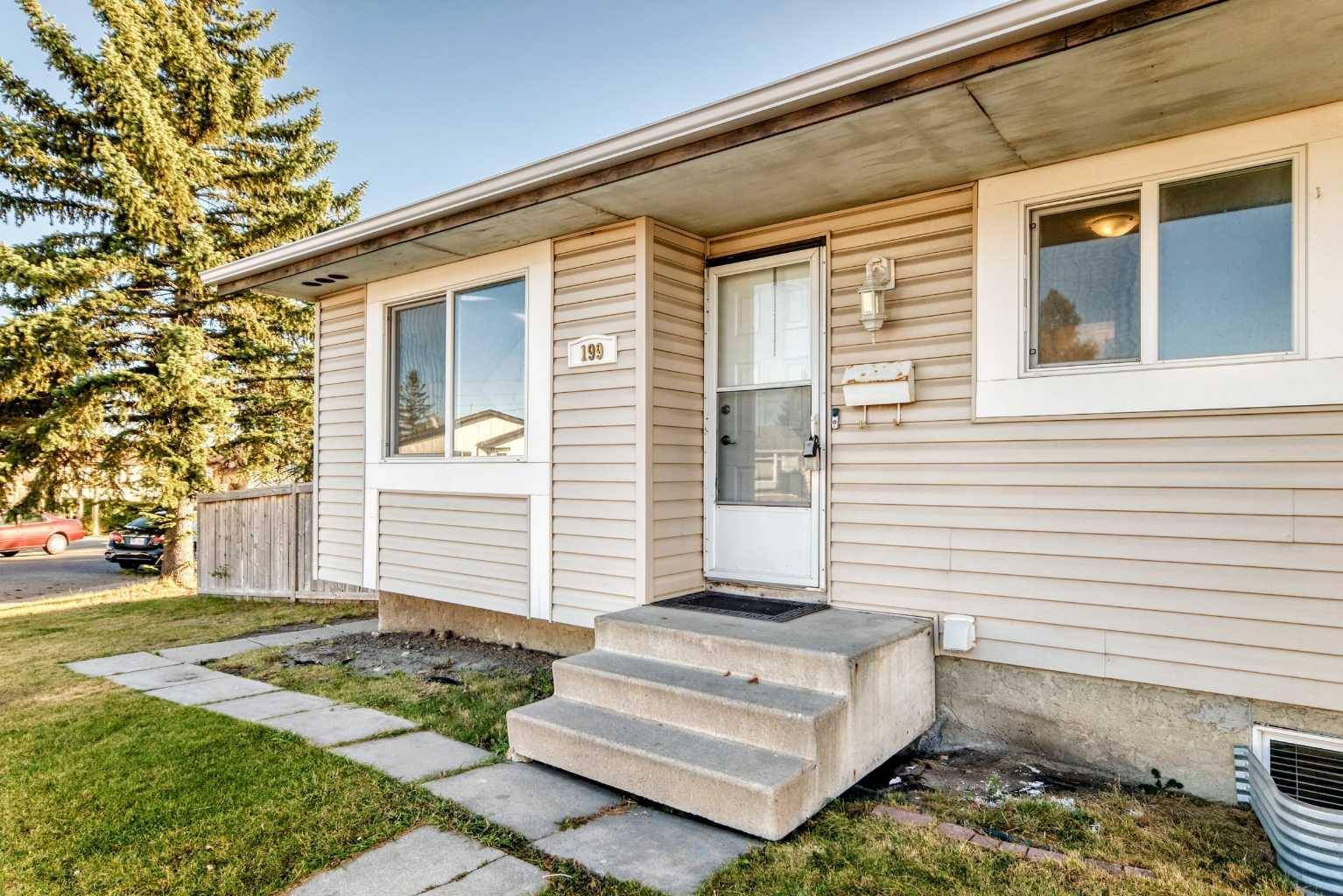 Calgary, AB T2A 5C1,199 Maitland DR NE