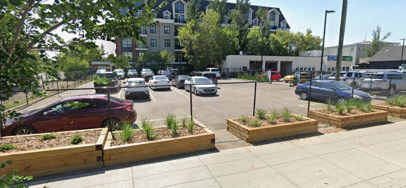 Calgary, AB T1T1T1,139 17 AVE SE