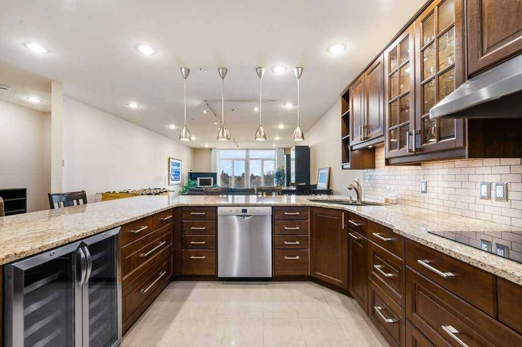 Calgary, AB T2M 0B4,103 10 AVE NW #402