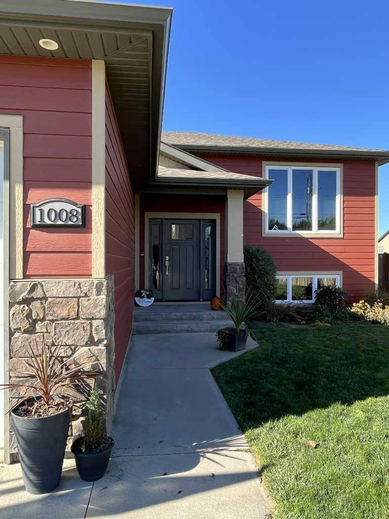 Barnwell, AB T0K 0B0,1008 6 ST