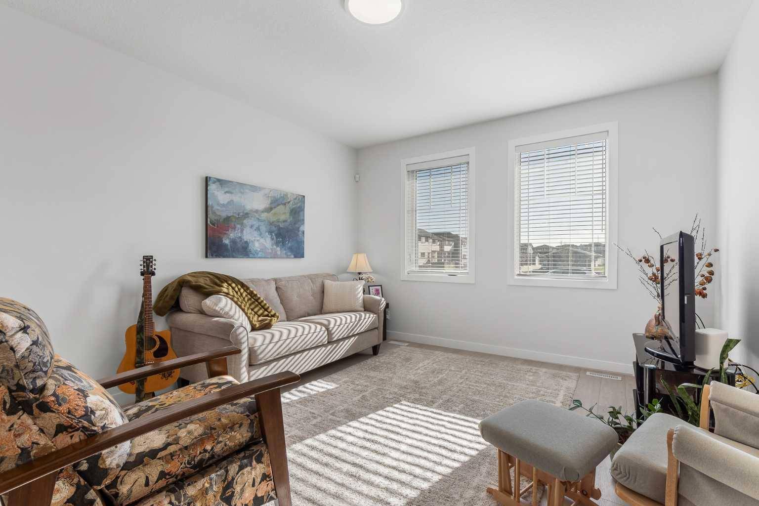 Airdrie, AB T4B 5G2,492 Reynolds AVE SW