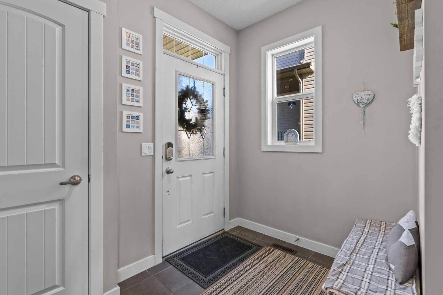 Cochrane, AB T4C 0L3,89 Heritage HL