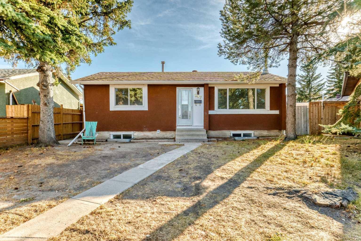 Calgary, AB T1Y3X4,207 Pinecliff WAY NE