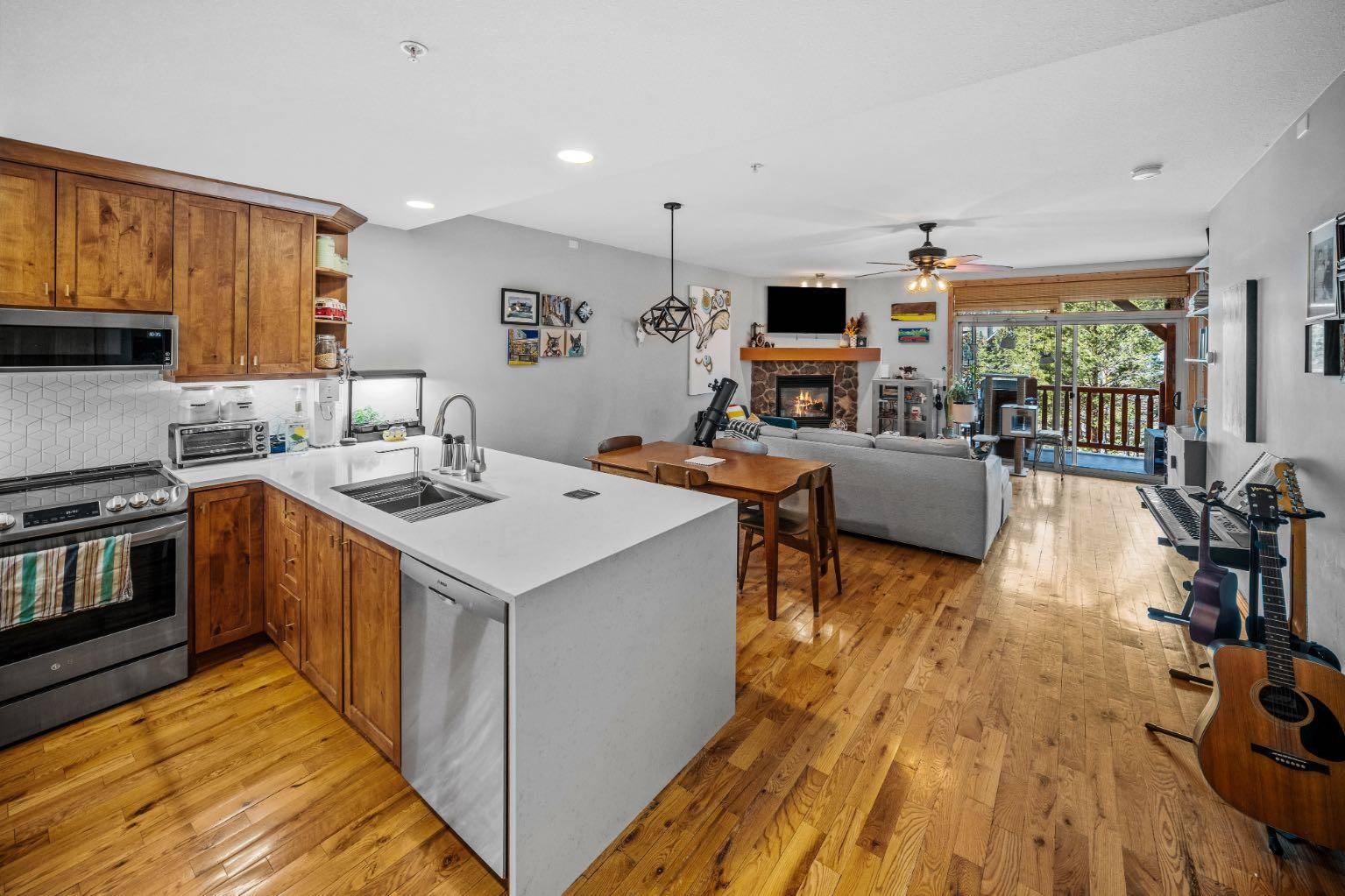 Canmore, AB T1W 3L5,104 Armstrong PL #327