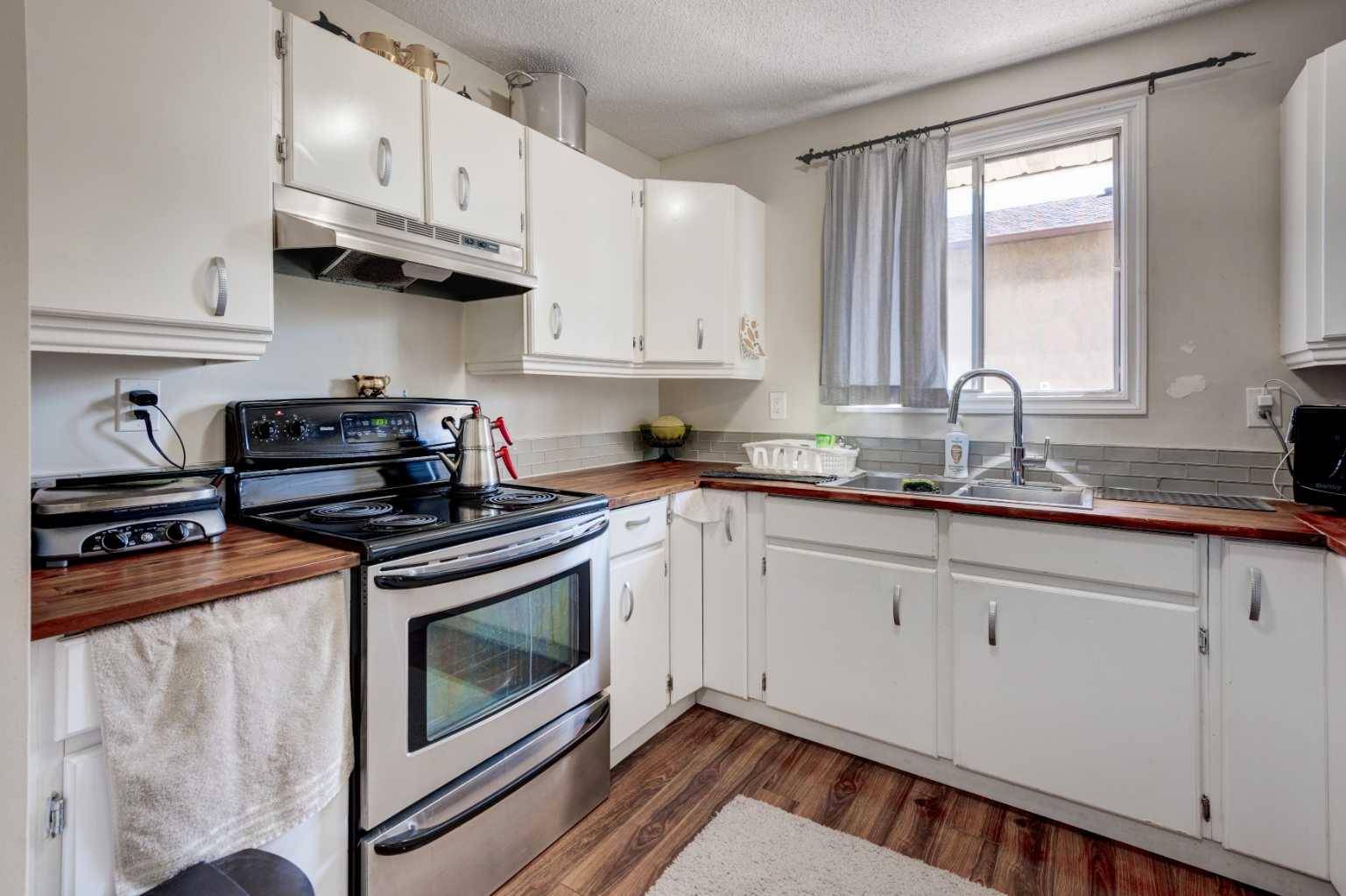 Calgary, AB T2A 6E4,5 Fonda DR SE