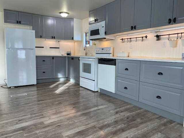 Hinton, AB T7V1S5,145 EAST RIVER RD #101