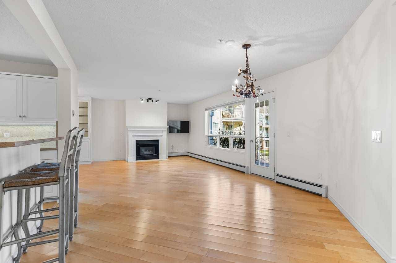 Calgary, AB T2V 5K2,2144 Paliswood RD SW #206