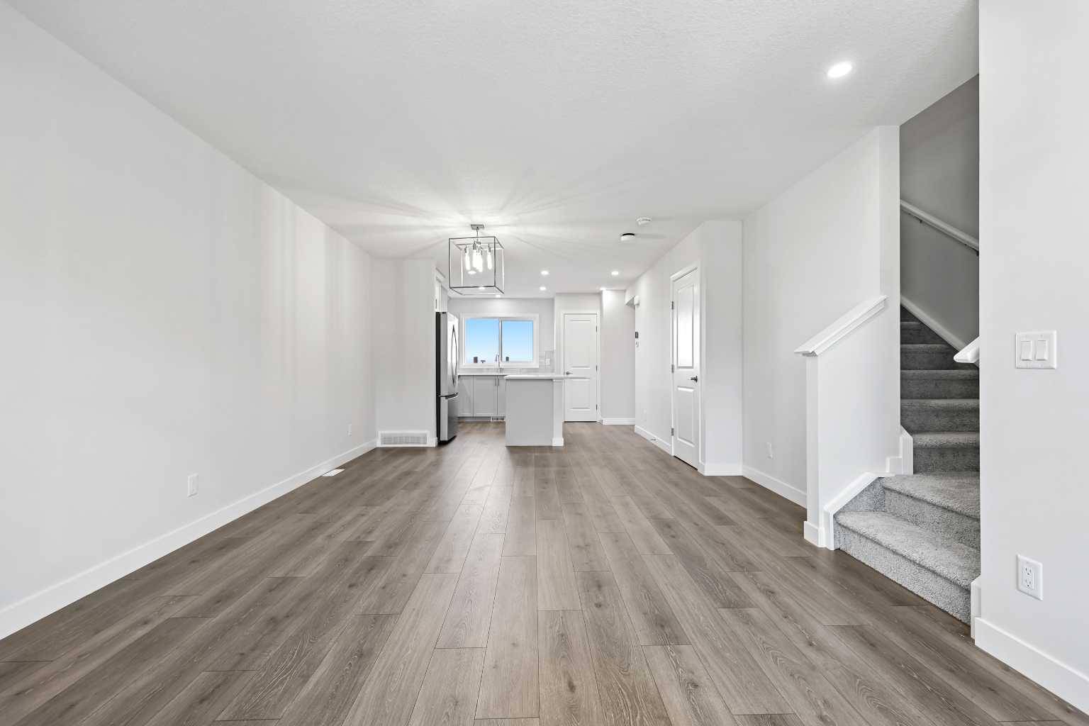 Calgary, AB T3M 4B6,19834 45 ST SE