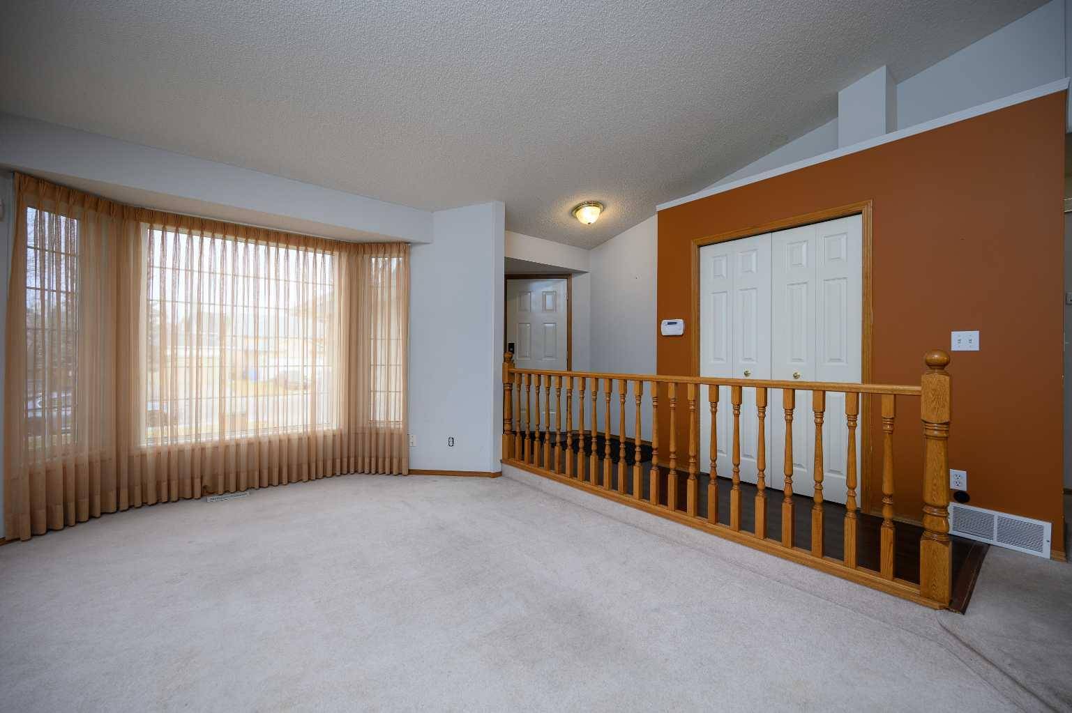 Calgary, AB T3G 3X7,21 Citadel DR NW