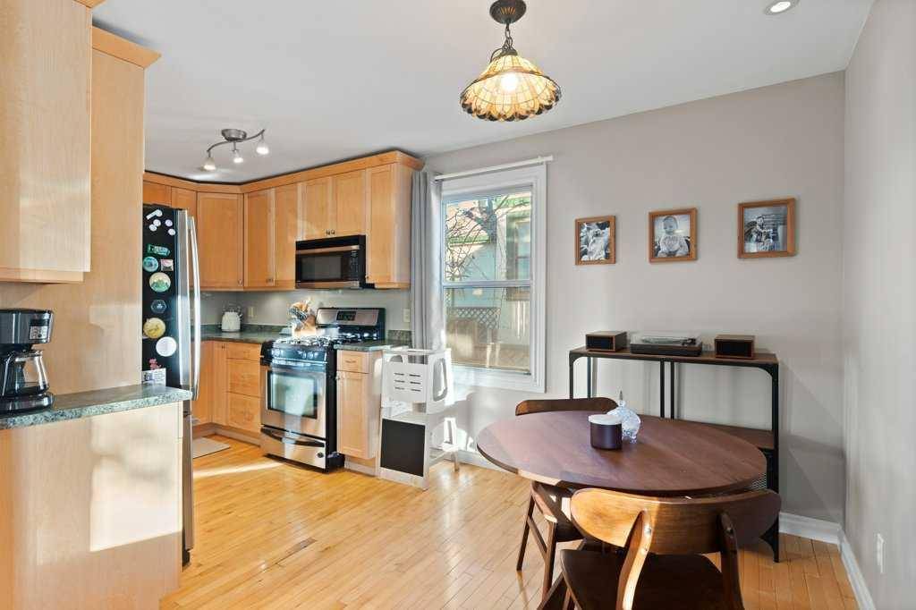 Calgary, AB T2E 1V7,224 23 AVE NE