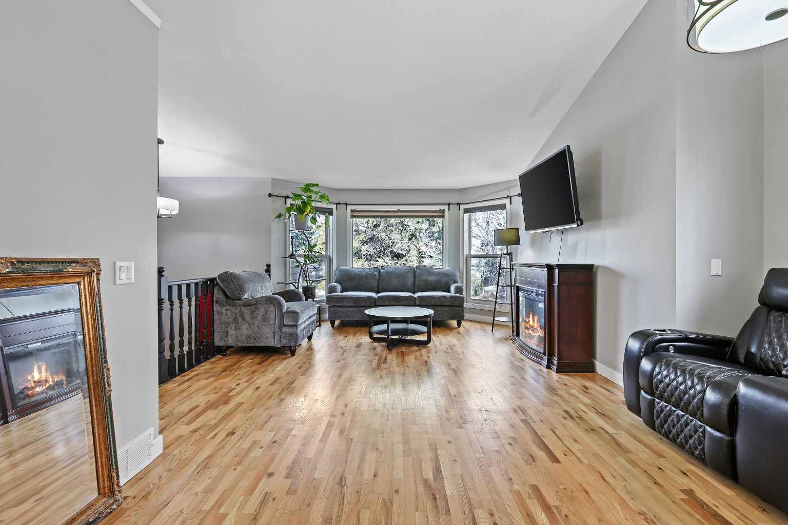 Calgary, AB T2Y 2K4,57 Shannon CIR SW