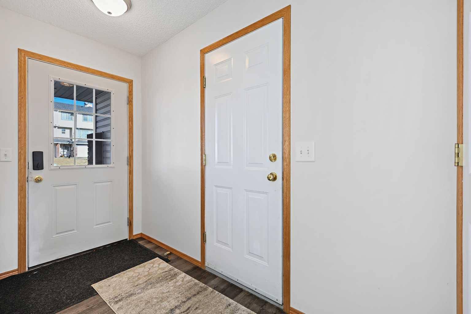 Calgary, AB T3G 4S8,258 Rocky Ridge CT NW