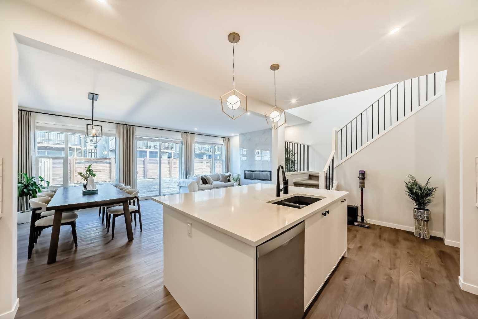 Calgary, AB T3P2E3,16 Lucas Passage NW