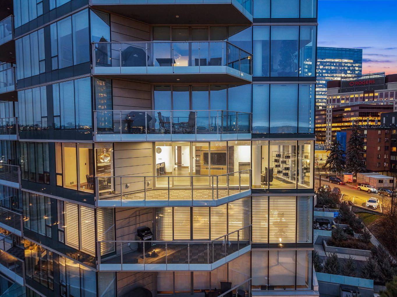 Calgary, AB T2P 5G8,738 1 AVE SW #511