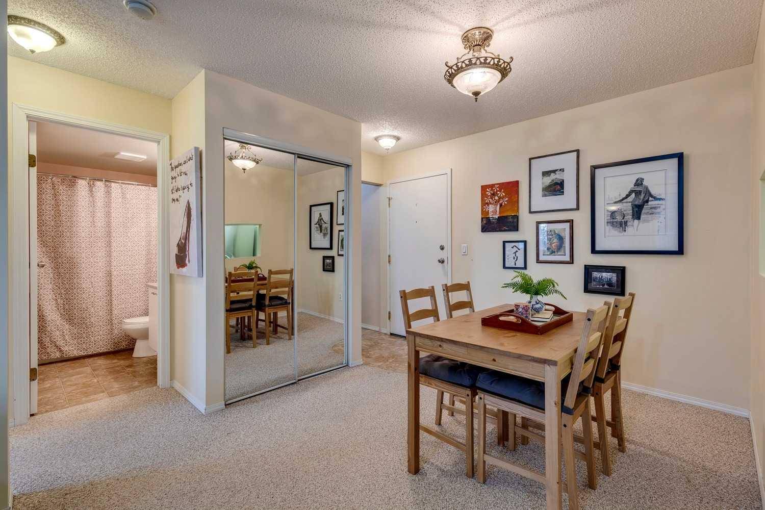 Calgary, AB T2B 3K4,21 Dover PT SE #316