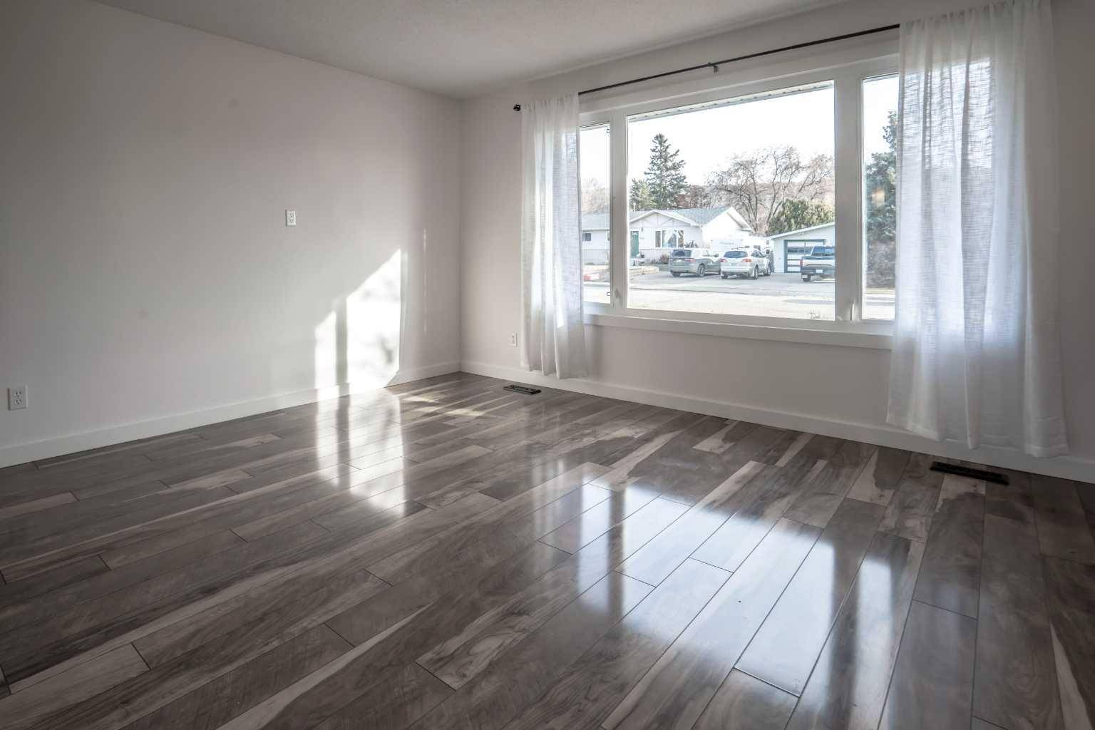 Peace River, AB T8S 1E9,8126 95 St