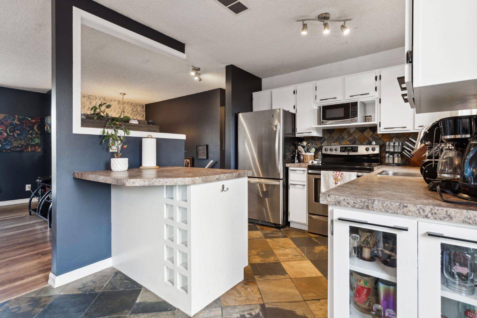 Calgary, AB T3J1J9,147 Falchurch CRES NE