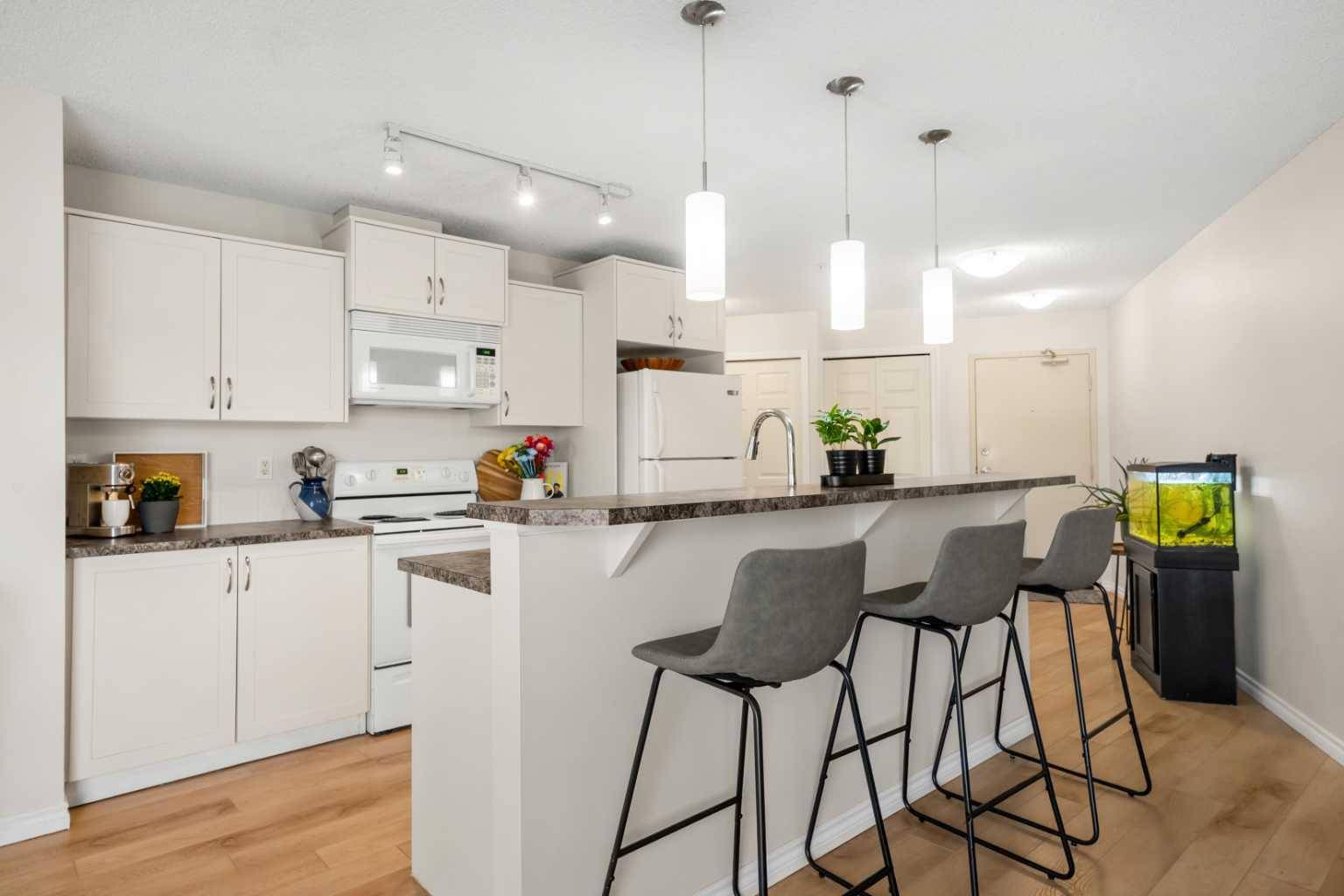 Airdrie, AB T4B 0L5,700 Willowbrook RD NW #2121