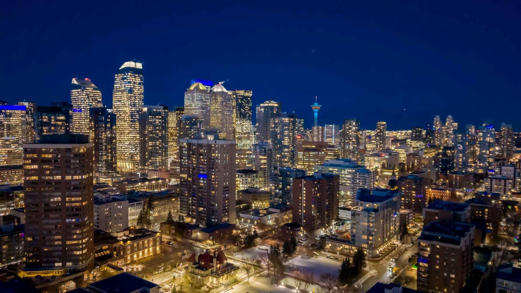 Calgary, AB T2R 0H8,817 15 AVE SW #1700