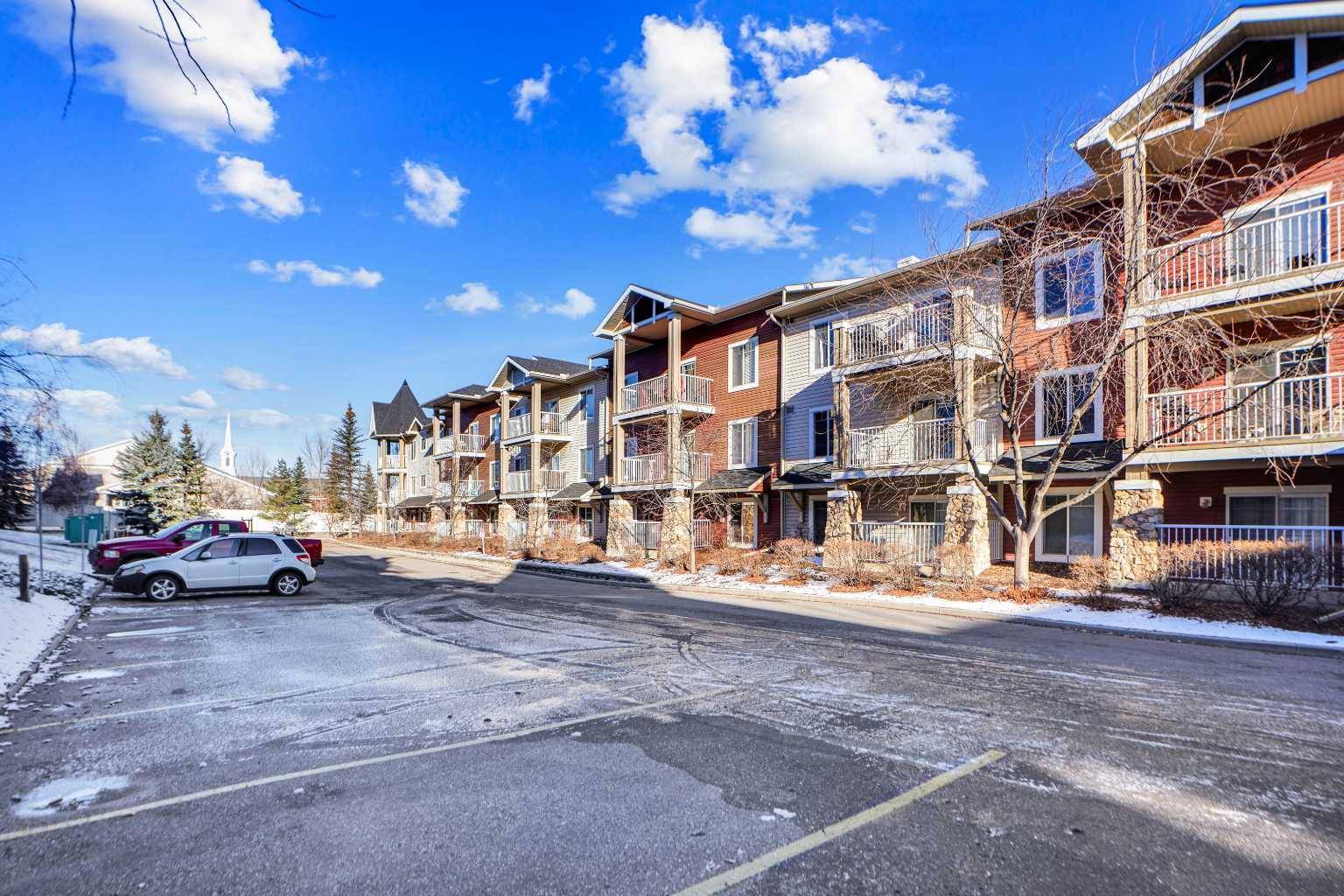 Calgary, AB T3K 5Z1,70 Panamount DR NW #4109