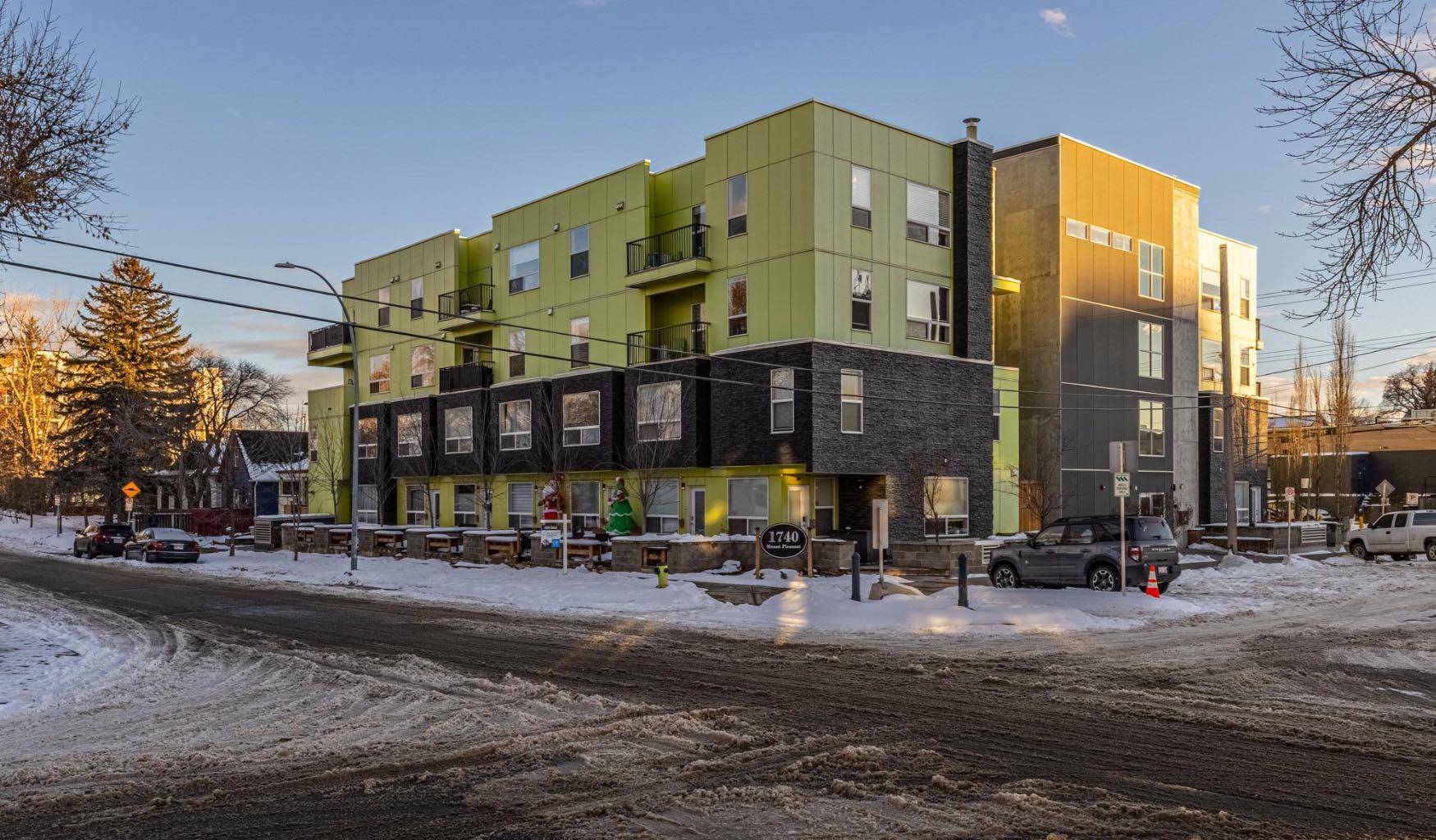 Calgary, AB T2M 4Z5,1740 9 ST NW #112