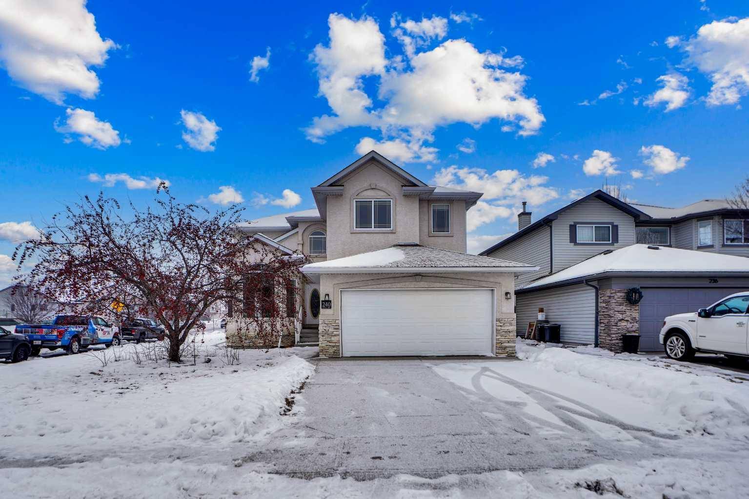 Chestermere, AB T1X1E5,240 Cove DR
