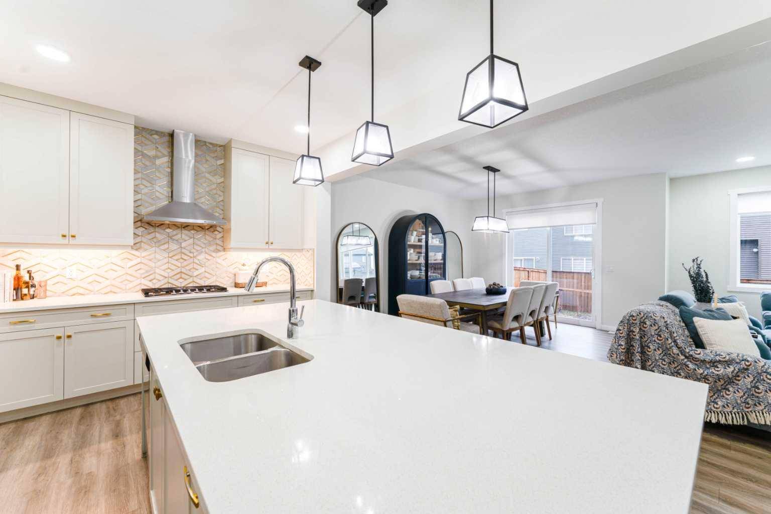 Calgary, AB T3J2H5,156 Savanna DR NE