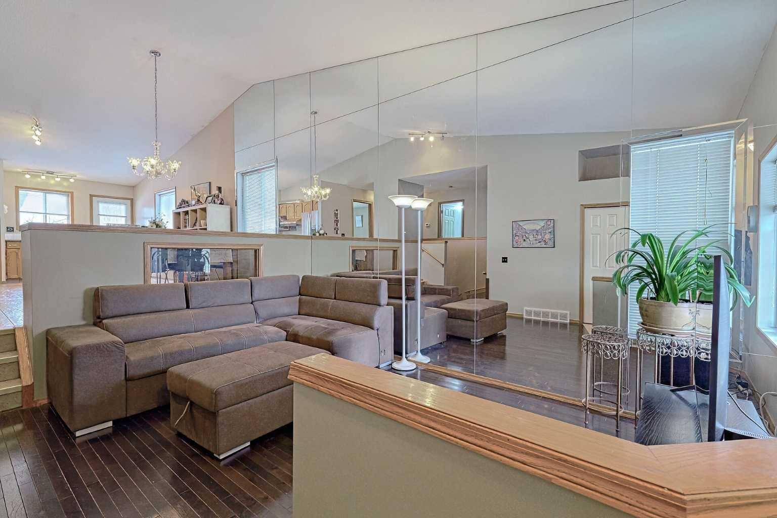 Calgary, AB T3K 4Y9,102 Coventry CRES NE