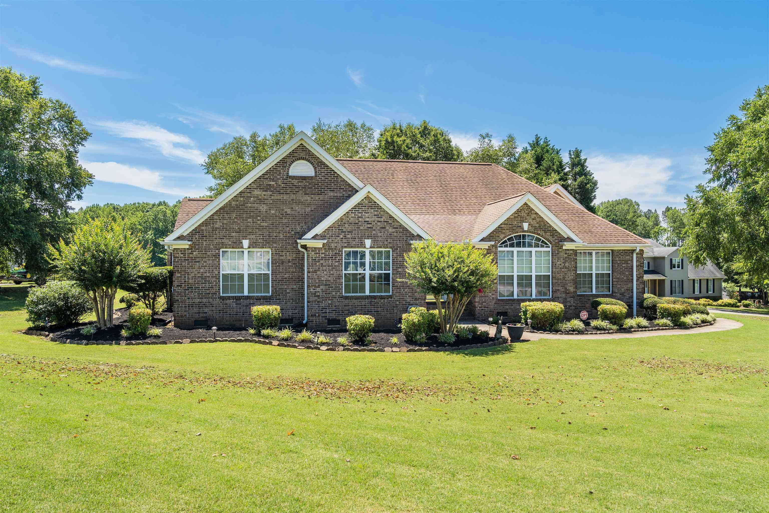 Campobello, SC 29322,1 Carnoustie CT